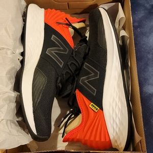 New Balance ROAV Shoes